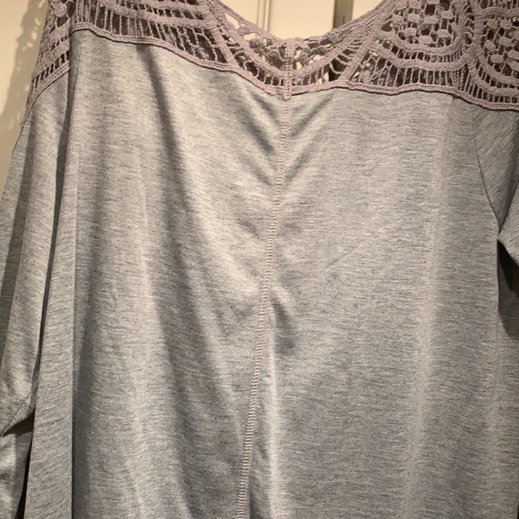 Grey gray lace top size small (s) - Picture 3 of 4